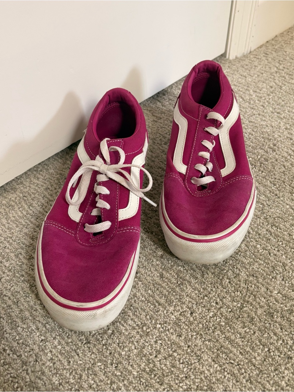 Vans Suede classic Bright Pink Sneakers Skater Shoes Skateboard Womens size 10